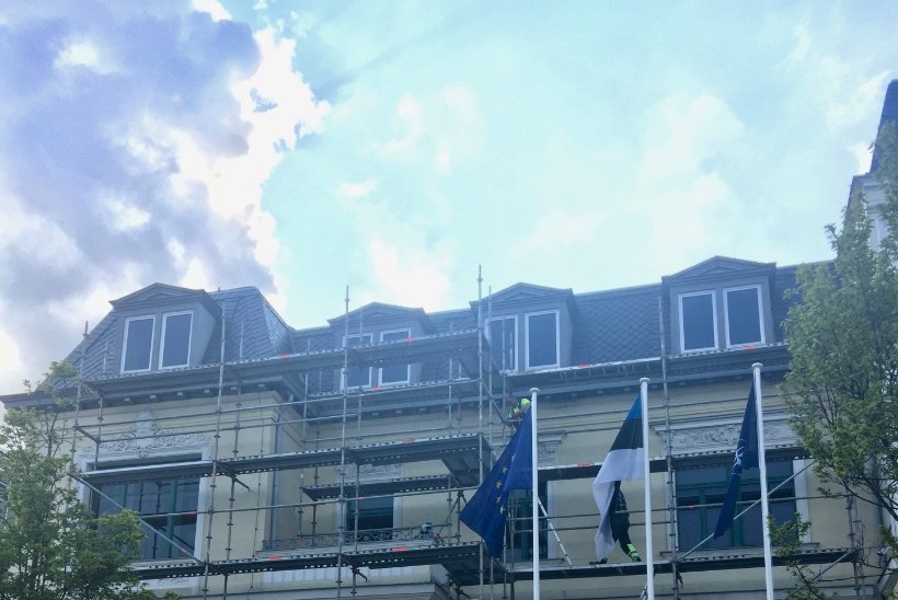 Eesti saatkond Berliinis sai pärast kreeklaste tekitatud kahju uue kuue