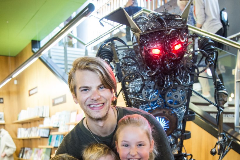 GALERII | Daniel Levi ja väikesed hiiglased uudistasid elusuuruses robotit