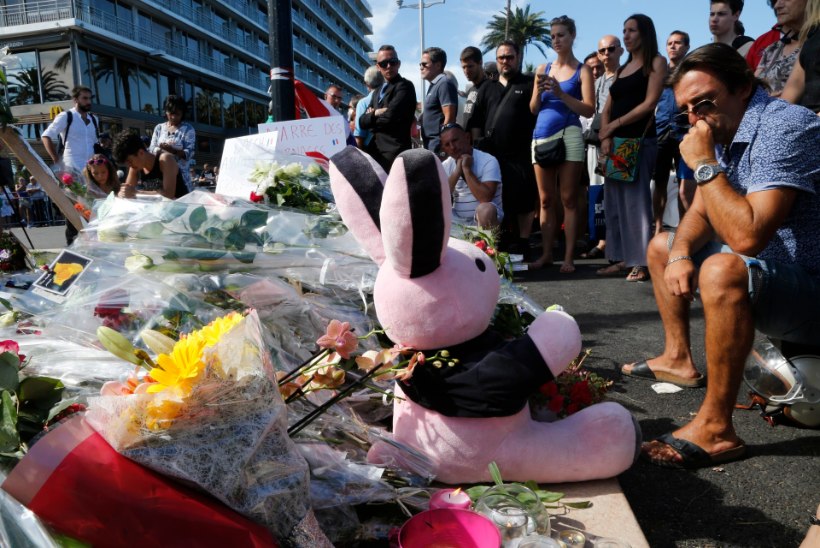 Mis sai Nice'i rünnaku ohvrite mälestuseks toodud mänguasjadest ja kaartidest edasi?