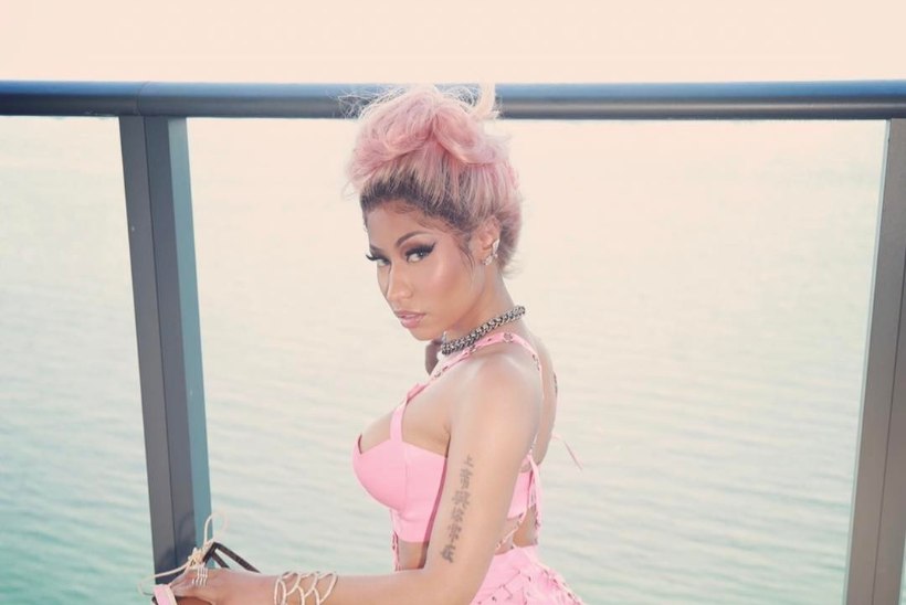 ON ALLES KANN! Nicki Minaj surus ümara pepu roosadesse bikiinidesse!