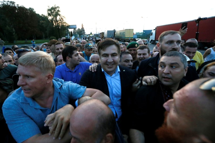 FOTOD | Mihheil Saakašvili naases sadade toetajate abiga Ukrainasse