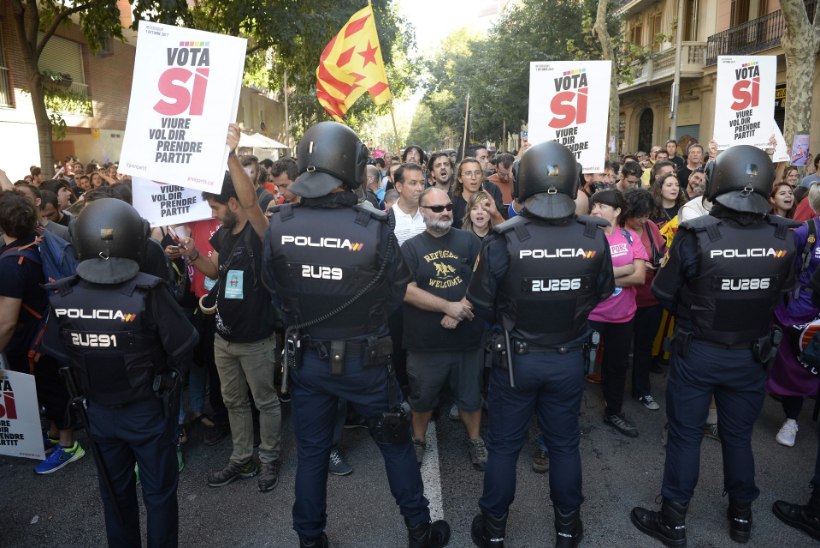FOTOD | Hispaania astub samme Kataloonia iseseisvusreferendumi vastu 