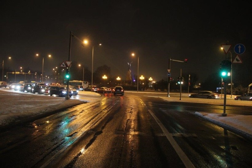 Politsei otsib Tallinnas juhtunud bussi ja auto kokkupõrke pealtnägijaid