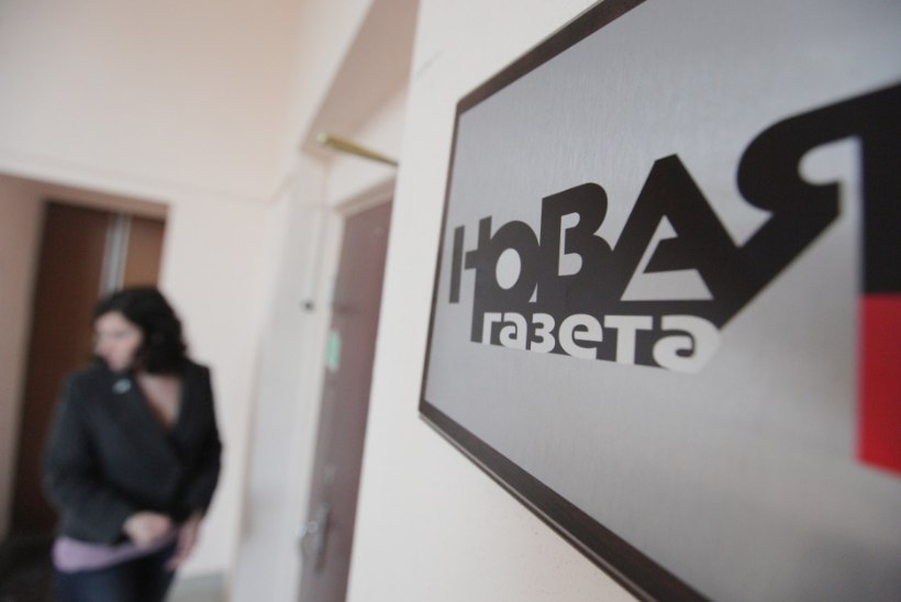Novaja Gazeta ajakirjanikke hirmutatakse leinapärgade ja verise oinapeaga