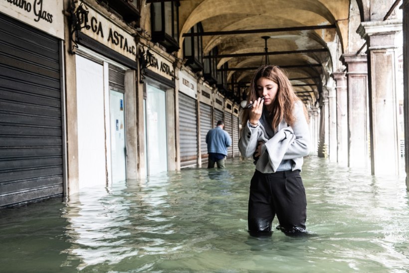 USKUMATUD VIDEOD JA FOTOD | Itaaliat tabanud torm tappis 11 inimest ja uputas Veneetsia