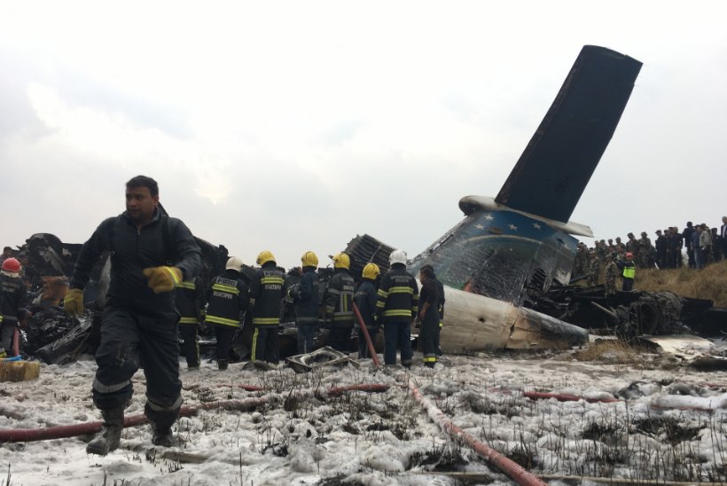 FOTOD | Katmandu lennuväljal süttis reisilennuk, hukkus vähemalt 50 inimest