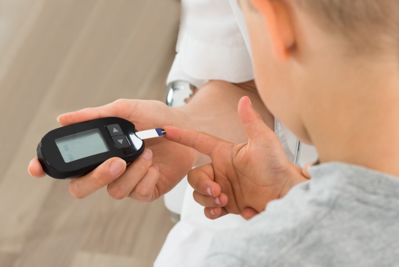 Telefonile lisaseadmeid ostes on võimalik toetada diabeedihaigeid lapsi
