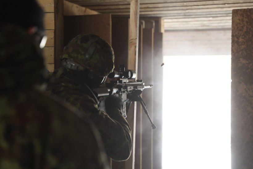 VIDEO JA FOTOD | Kaitsevägi tegi näidislaskmise uute hangitavate relvadega