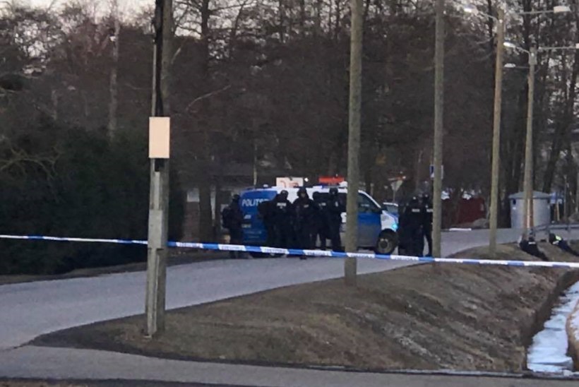 Muuga intsidendi tunnistaja: ta istus maja ette maha, granaat oli käes, ja ütles, et laseb kõik õhku