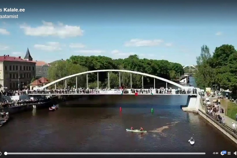 Galerii ja droonivideo: Emajõe kett ulatus Võidu sillast Kroonuaia sillani