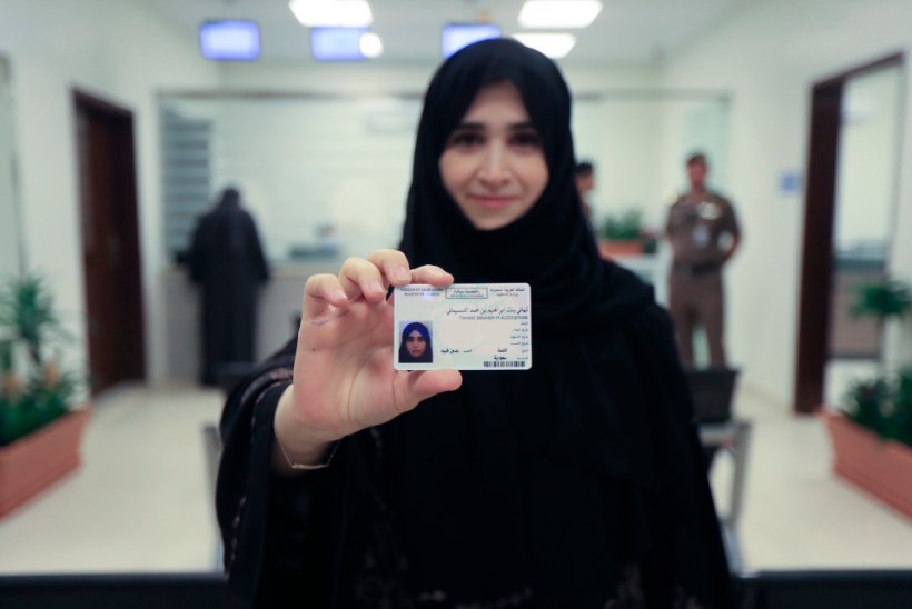 AJALOOLISED FOTOD | Saudi Araabias said kümme esimest naist juhiloa