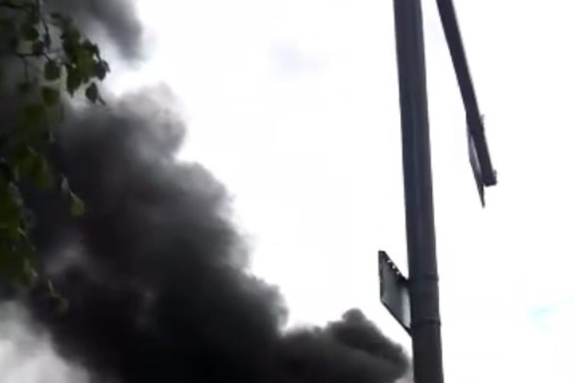 VIDEO | Mustamäel viskas põlev rehvihunnik taevasse koletu suitsusamba