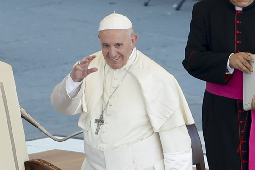 Mitu nööpi on paavsti rüül ehk Millist tähendust kannavad paavsti riided?