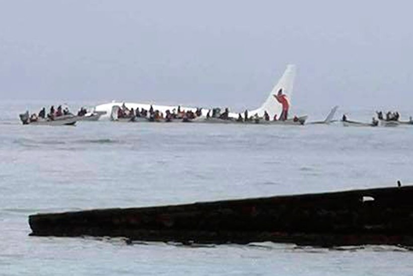 FOTOD | Mikroneesias kukkus alla reisilennuk 