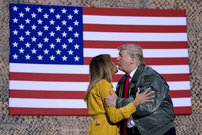 Donald ja Melania Trump esitati Kuldvaarika nominentideks