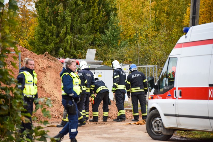 VIDEO JA FOTOD | Viljandimaal jäi kaks inimest mullavaringu alla, üks neist suri