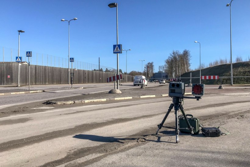 FOTOD | Politsei hakkas testima mobiilseid kiiruskaameraid