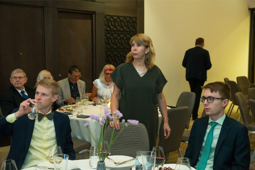FOTOD | Tartu valimispeod: rahulike inimeste hillitsetud koosviibimised