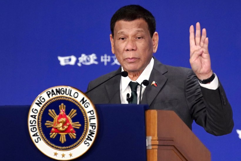Filipiinide president: ma olin veidi gei, ent kaunid naised ravisid mind terveks
