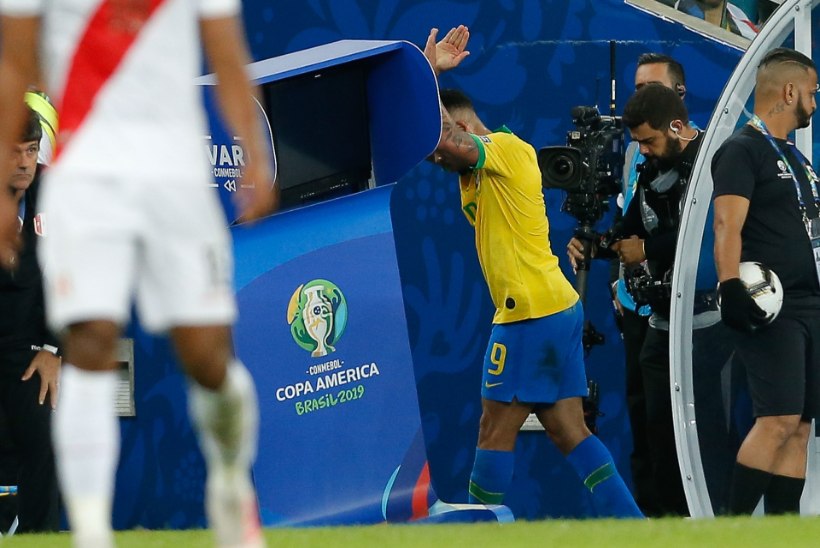VIDEO | Copa America võitis kodumeeskond Brasiilia, punase saanud Jesus laamendas VARi monitoriga