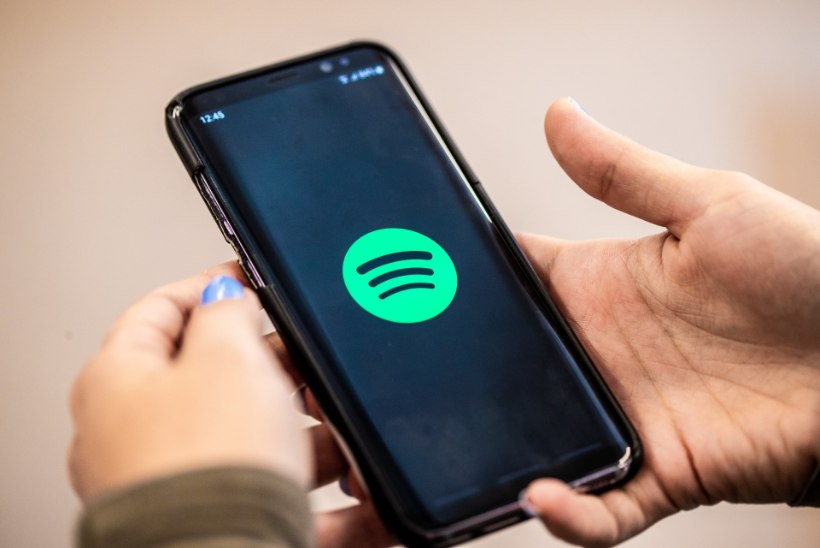 KÕHE! Spotify hakkab püsivalt klientide asukohal silma peal hoidma