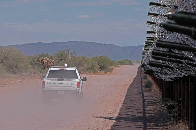 Pentagon eraldas USA-Mehhiko piirimüüri tarbeks 3,6 miljardit dollarit