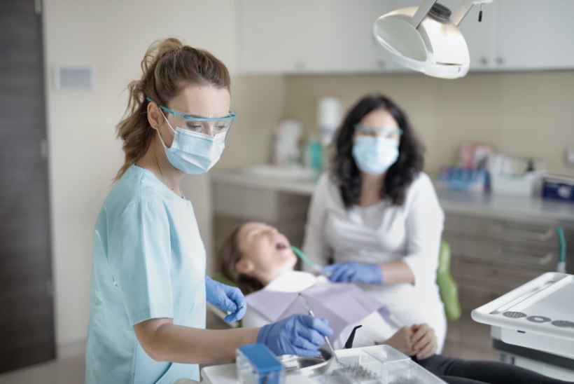 Hambahaiguste professor selgitab: milliseid hambakivikartusi pidada tõeks, milliseid mitte?