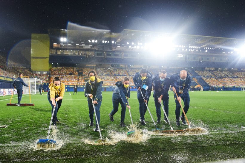 VIDEO | Euroopa Liiga: Villarreali töötajad tegid üleujutatud staadioniga imet, Kane jõudis uhke tähiseni