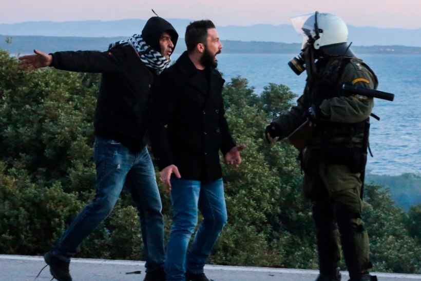 Kreeka saarte elanikud läksid sisserändajate pärast politseiga raksu