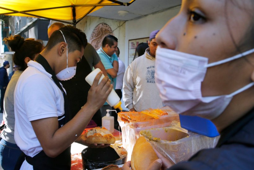 JAMAJUTT! Mehhiko kuberner väidab, et vaesed viirusega ei nakatu