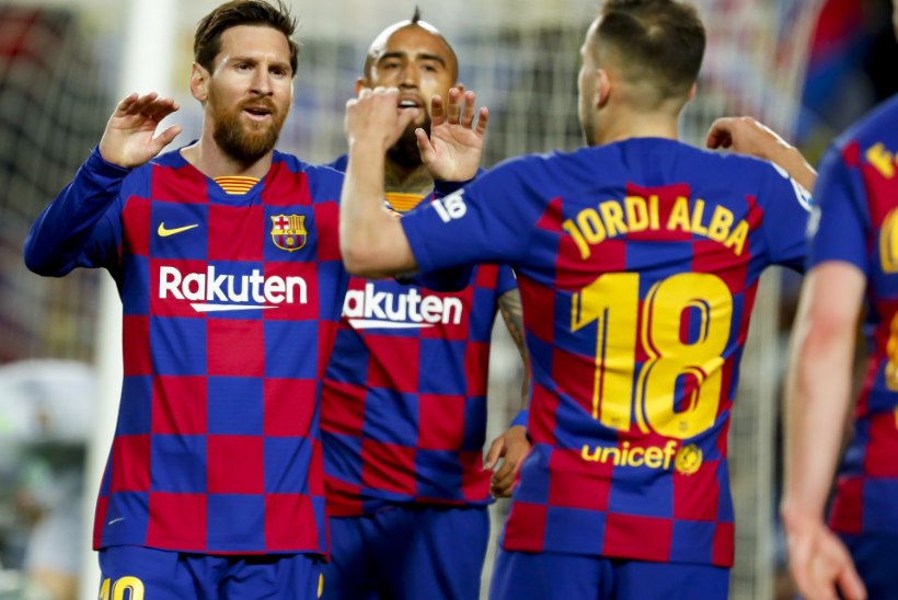 UMMIKSEIS: Barcelona soovis kärpida jalgpallurite palka, kuid mängijad saatsid ettepaneku pikalt