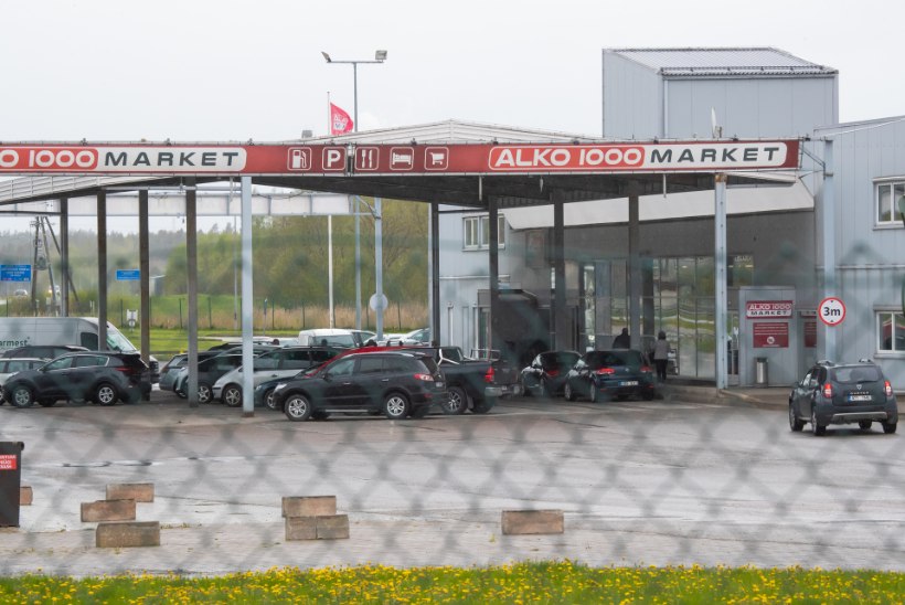 Läksime! Eesti numbrimärkidega autod täitsid piiriäärsete napsupoodide parklad