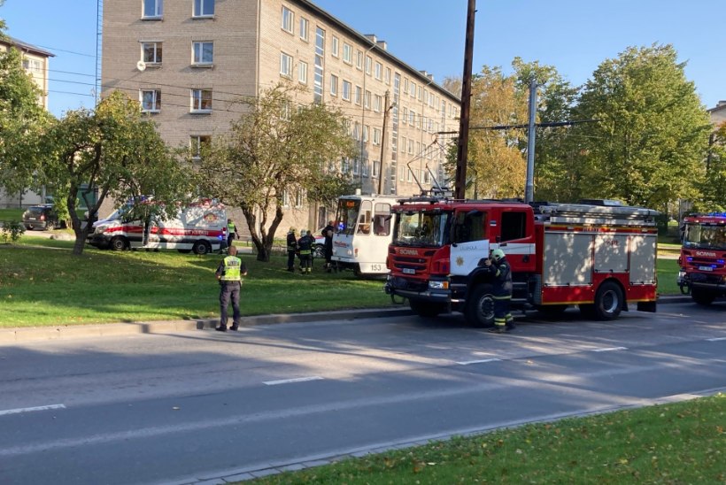 FOTOD | Põhja-Tallinnas jäi mees trammi alla