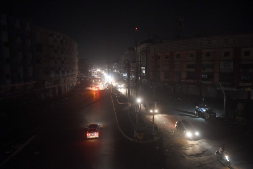 Pakistanis jättis elektrikatkestus miljonid inimesed pimedusse