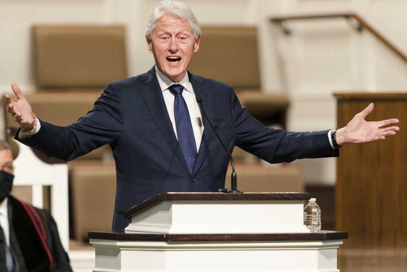 Bill Clinton viidi haiglasse