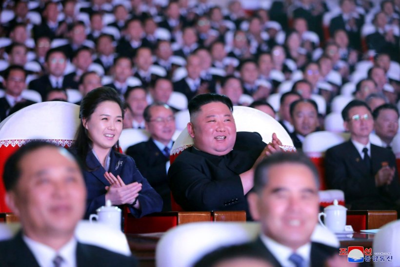 Põhja-Korea esileedi ilmus pärast aastapikkust vaikust taas avalikkuse ette