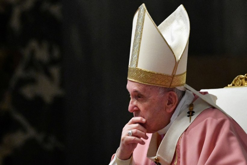 AH ET PATUELU? Elton John norib Vatikaniga tüli