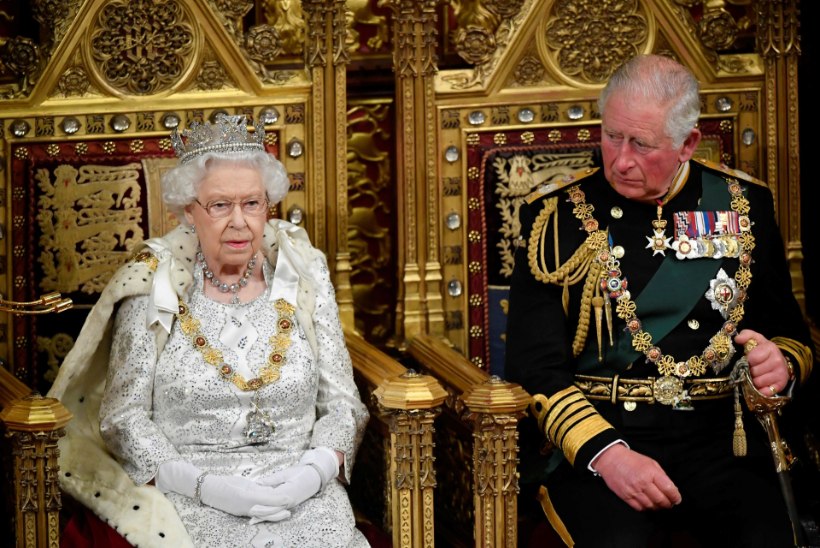Elizabeth II 95: kas kuninganna loobub troonist, mille üle ta Philipiga piike murdis?