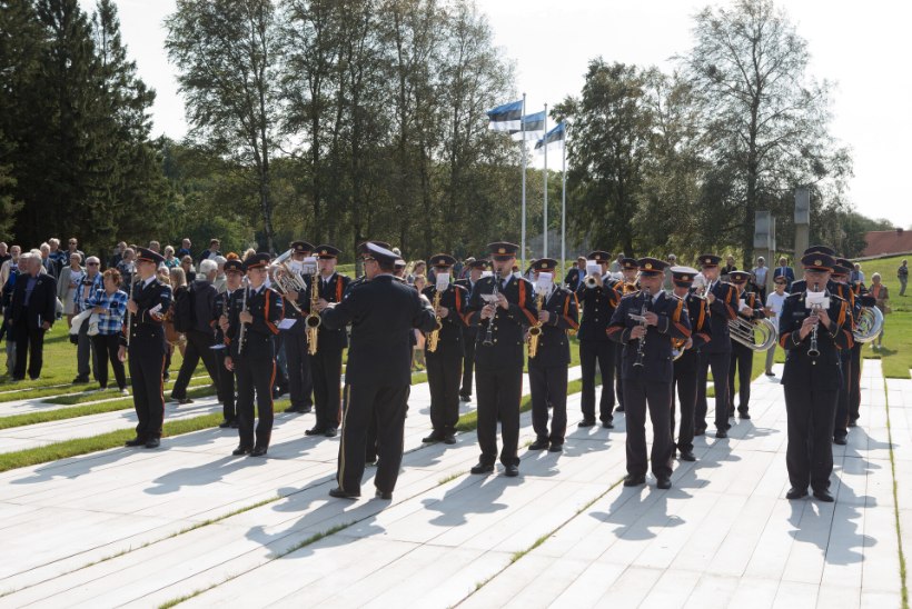 MUUSIKUD SÕJAMUUSEUMI ALLUVUSSE?! Ettepanek: kaitseväe- ja politseiorkester tuleb liita! Muuseumijuht: meil ei ole asjad ainult vitriinis