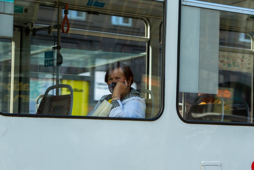 GALERII | Pooled ühistranspordiga sõitjad ei kanna maski