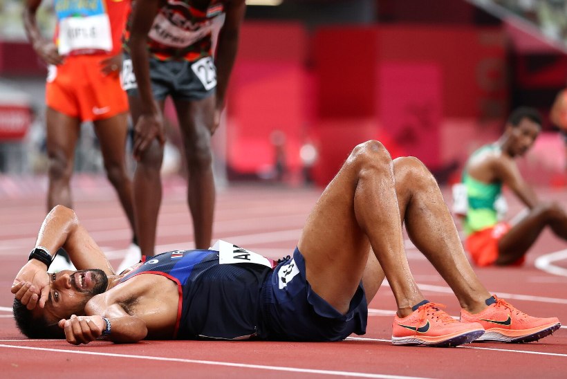 KARMA? Konkurentide nina alt veepudelid minema löönud prantslane jäi maratonis medalita