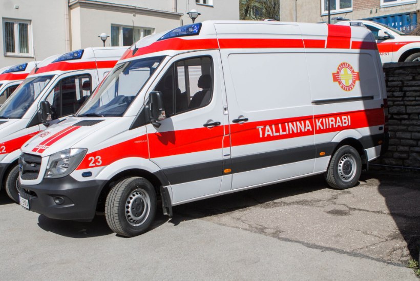 Tormiohver: Tallinnas puu alla jäänud mees viidi haiglasse