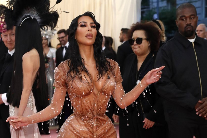 Uurimus: Kardashiani figuur kahjustab naisi rohkem kui Kate Mossi kõhnuke keha
