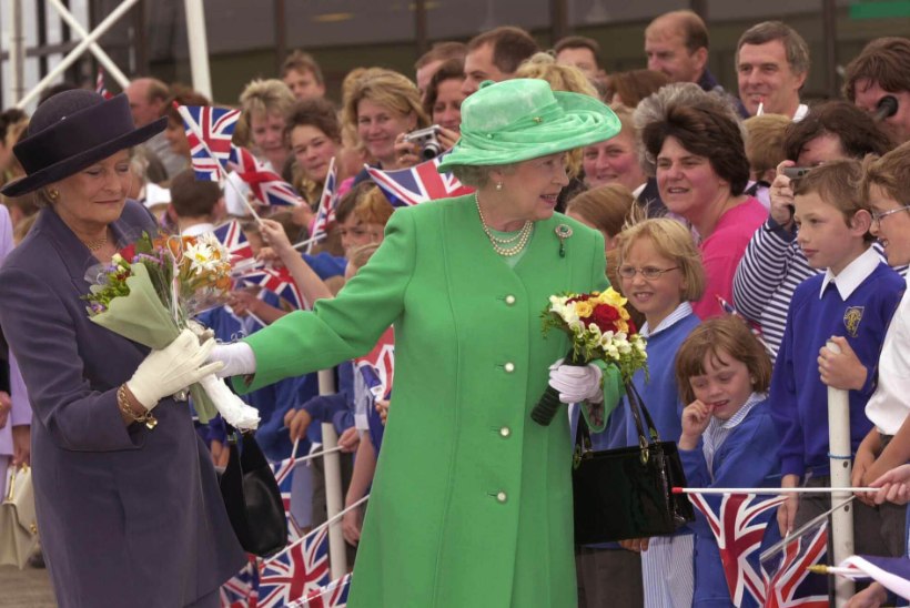 Kuninganna Elizabeth II kaotas leina-aasta lõpul veel ühe lähedase