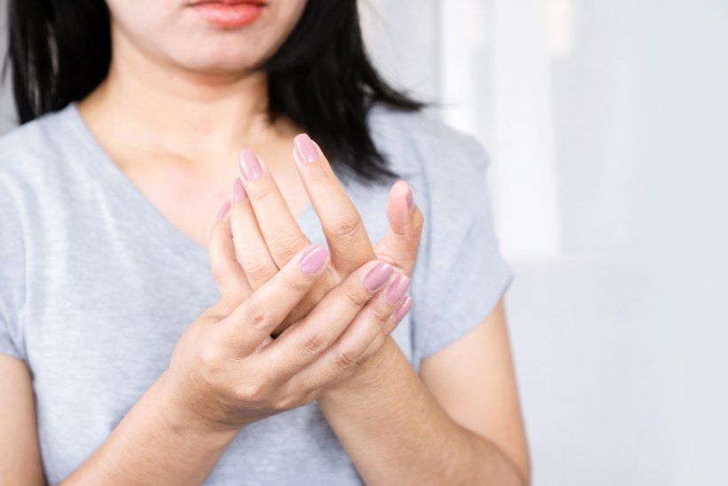 ARSTID VASTAVAD: miks sõrmed on hommikuti kanged ja kael ragiseb?