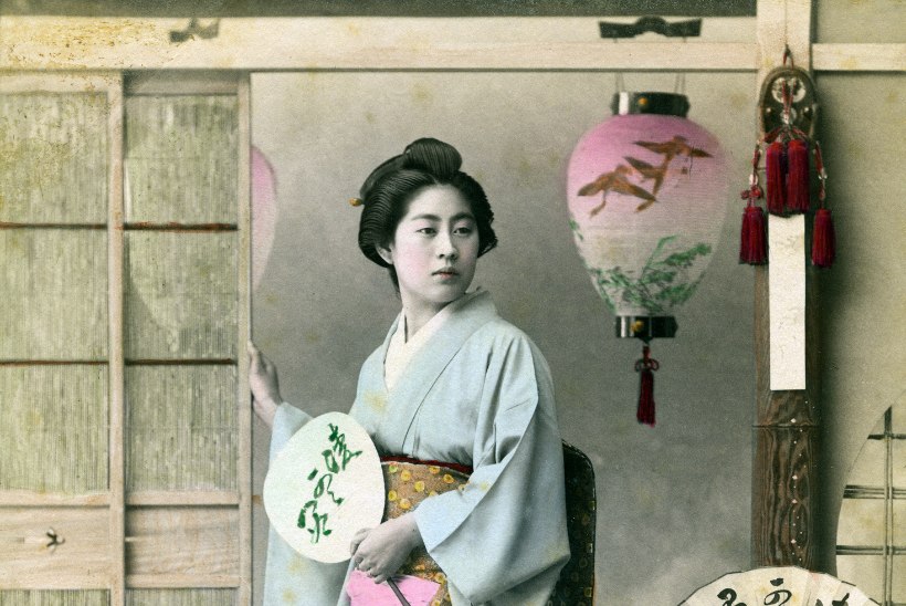KULTUSLIK RIIDEESE KOGU MAAILMAS: Jaapani kimono lööb endiselt laineid