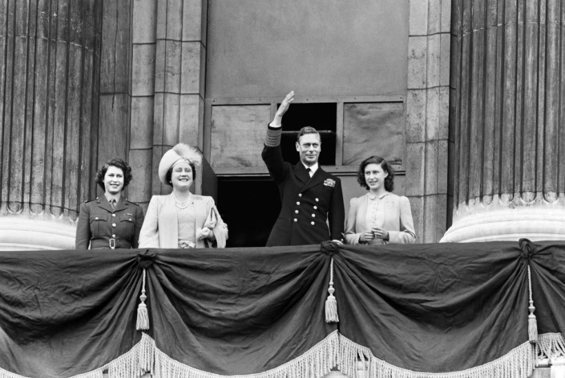 70 AASTAT TAGASI: George VI ootamatu surm tegi tema tütrest Elizabethist kuninganna