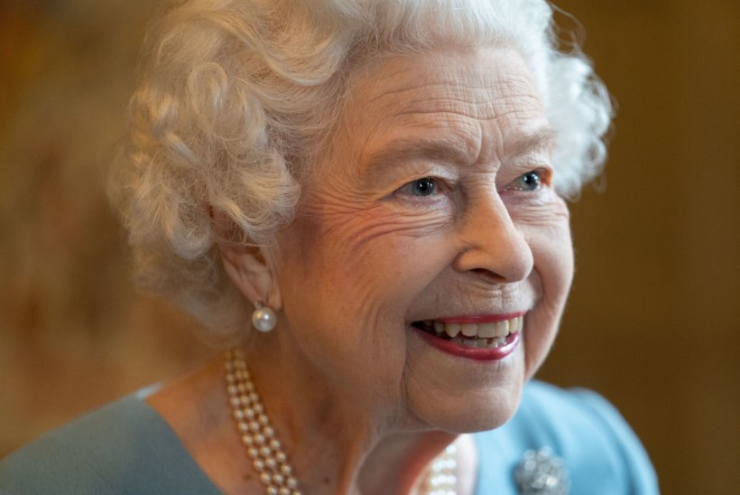 RÕÕMUSÕNUM: 95aastane kuninganna on koroonast tervenenud