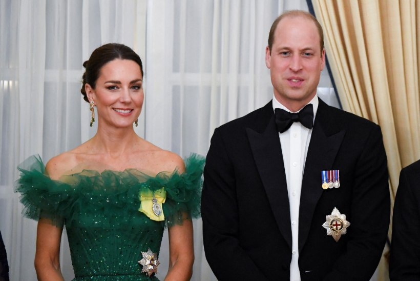 Kuninglik paar Jamaical: Kate säras kuninganna juveelides, William kahetses kibedalt orjandust