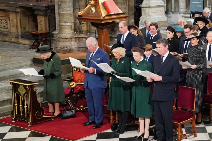 Miks Elizabeth II ja teised kuninglikud daamid mälestusteenistusel rohelist kandsid?